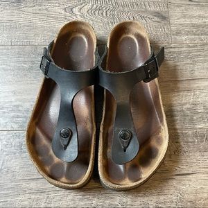 Black Gizeh Birkenstock sandals